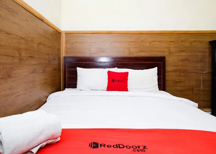 Guest house Reddoorz @ 3*